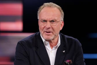 Karl-Heinz Rummenigge: Der Bayern-Boss stellte sich im "Aktuellen Sportstudio" Fragen zu seinen Impf-Aussagen.