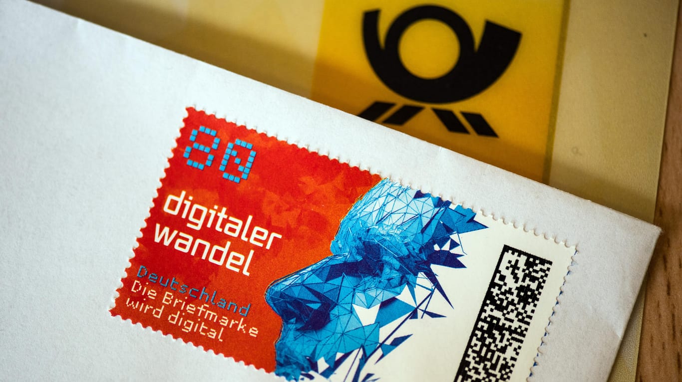Briefmarke mit Matrixcode: Damit können Sie auch Briefe und Postkarten nachverfolgen.