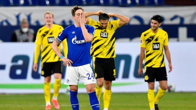 Der Schalker Bastian Oczipka (v. Der Schalker Bastian Oczipka (v.