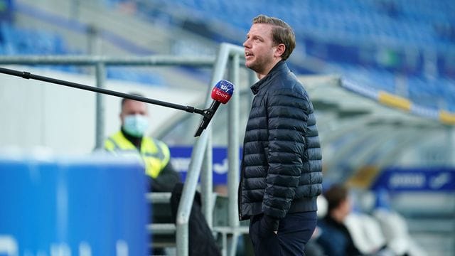 Werder Bremens Florian Kohfeldt gibt vor dem Spiel gegen die TSG Hoffenheim ein Interview. Werder Bremens Florian Kohfeldt gibt vor dem Spiel gegen die TSG Hoffenheim ein Interview.