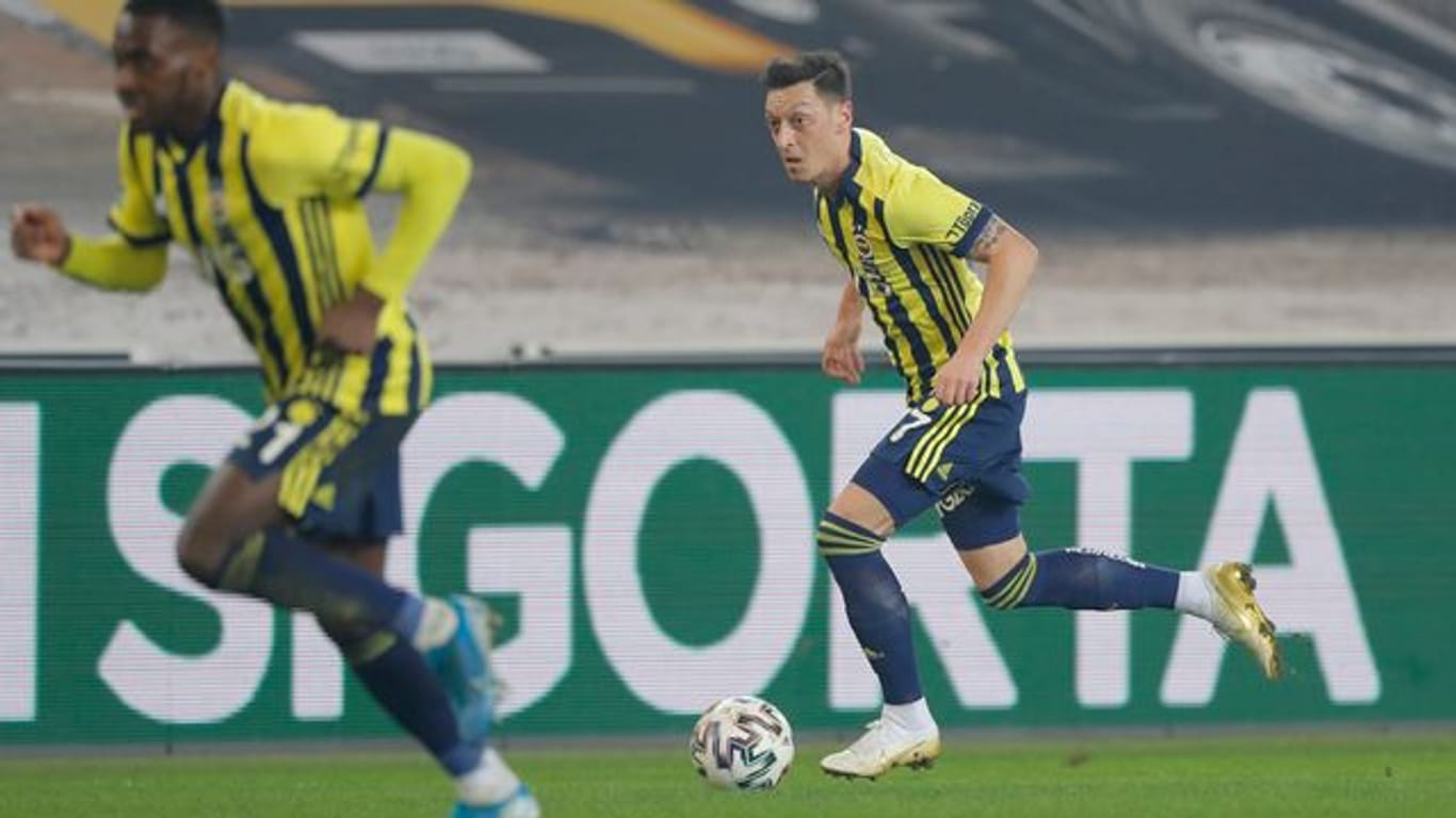 Fenerbahce Istanbul unterlag Göztepe Izmir mit 0:1 (0:1).