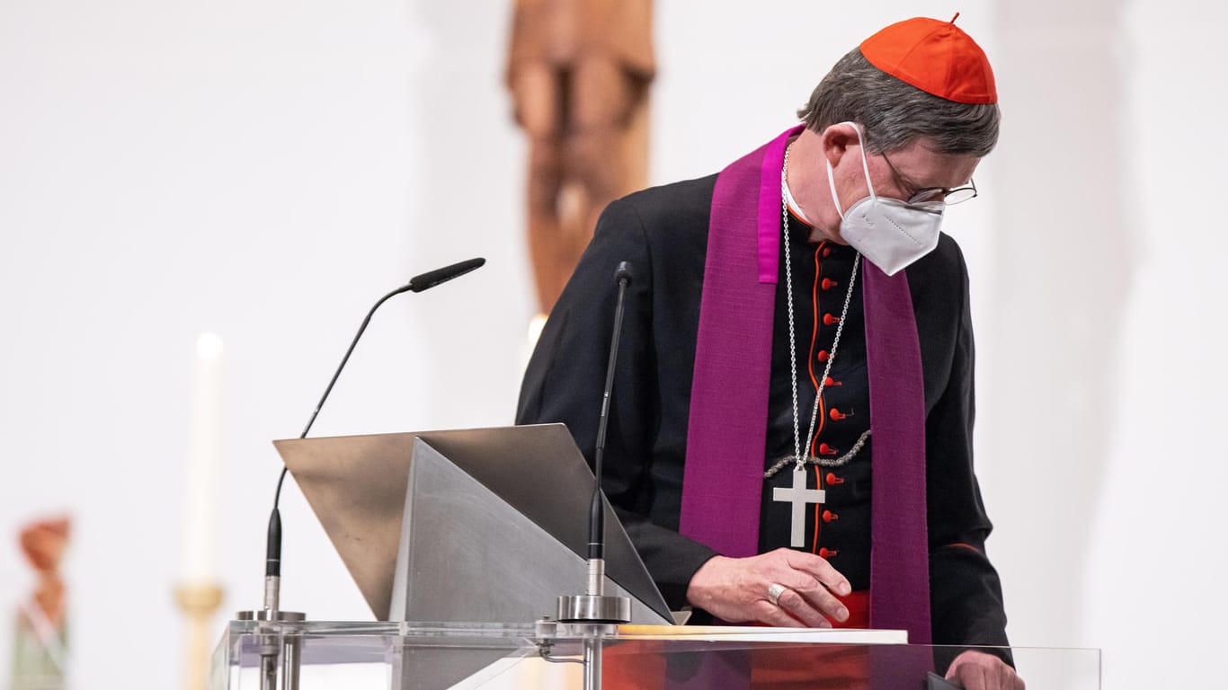 Dem Kölner Kardinal Woelki wird vorgeworfen, Missbrauchstäter zu decken.