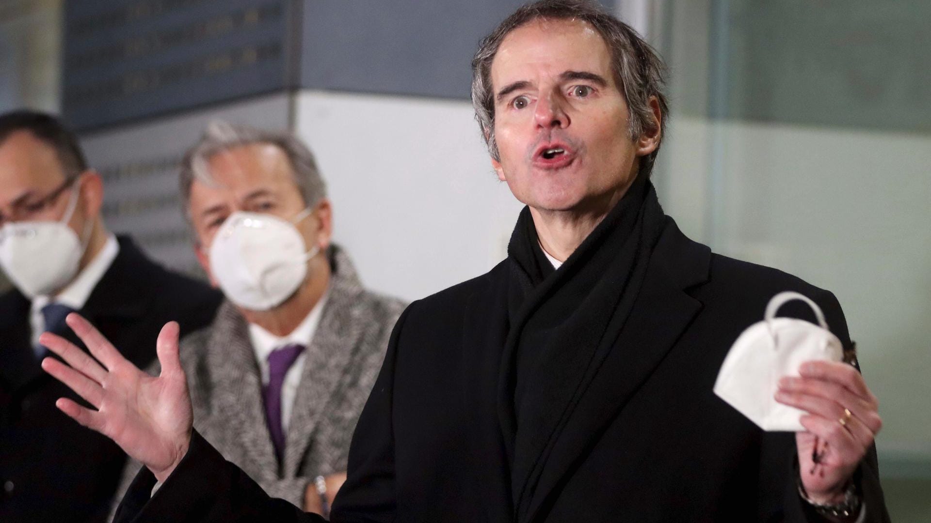 Rafael Grossi, Generaldirektor der Internationalen Atomenergiebehörde IAEA, spricht am Wiener Flughafen. Die Kontrollen werden fortgesetzt. Rafael Grossi, Generaldirektor der Internationalen Atomenergiebehörde IAEA, spricht am Wiener Flughafen. Die Kontrollen werden fortgesetzt.