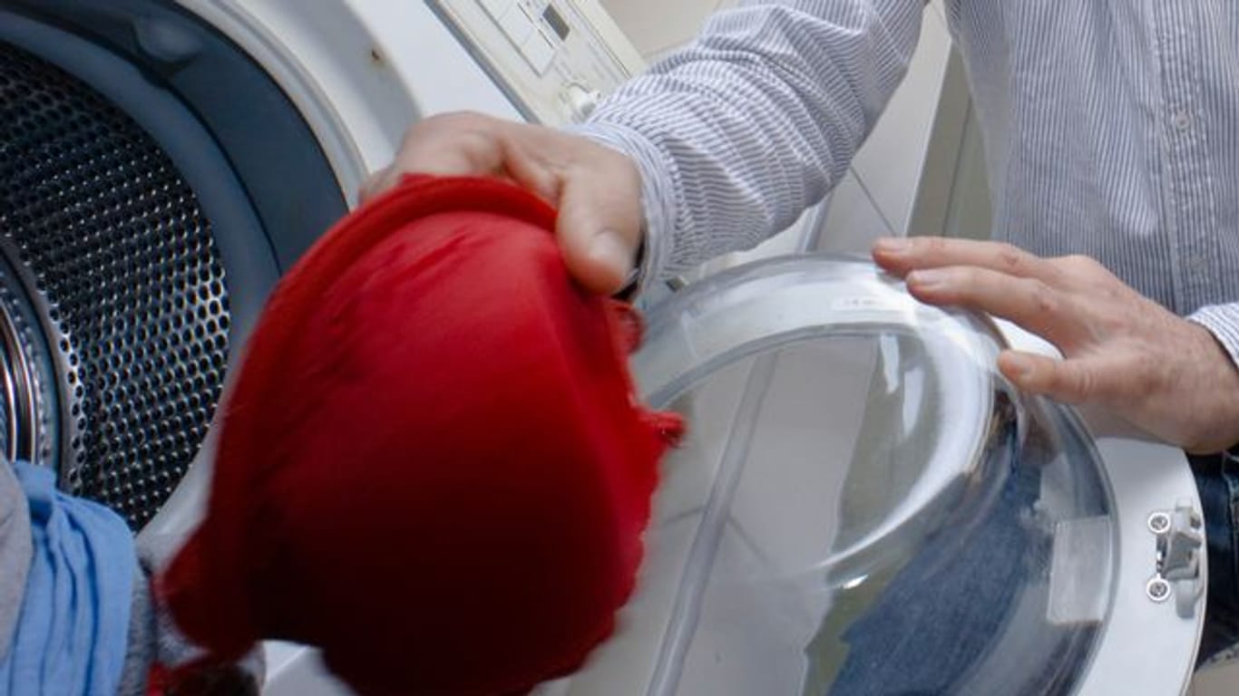 Körbchen-BHs mit Bügel werden besser nicht einfach so in die Waschmaschine gegeben.