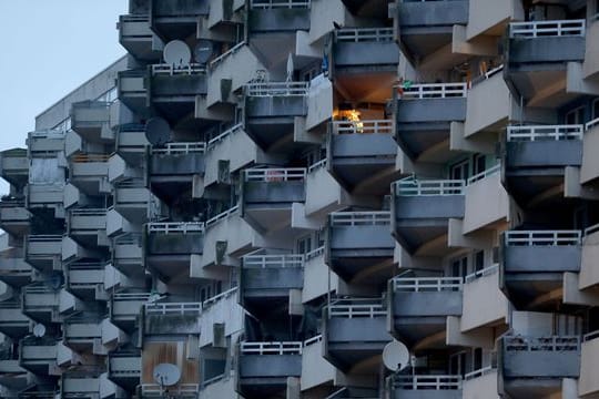 Mieter müssen darauf achten, dass Laub oder andere Verschmutzungen den Balkonabfluss nicht verstopfen.