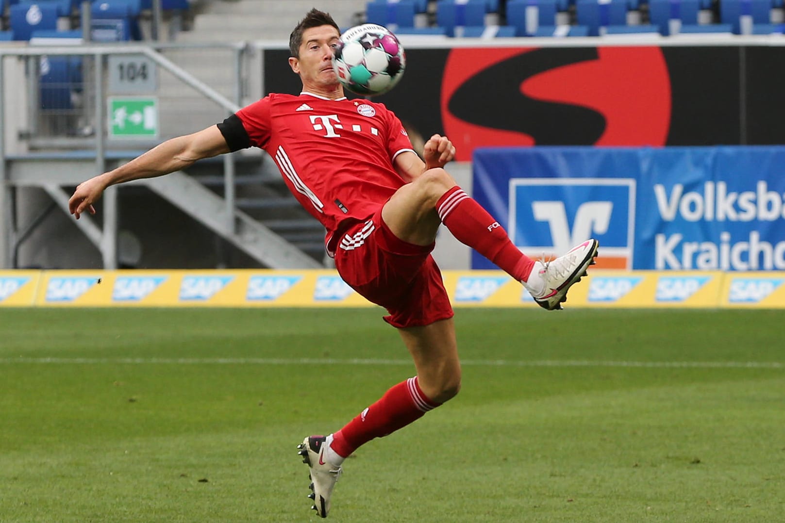 Robert Lewandowski: Der Stürmer des FC Bayer ist für Klose besser, als Lazios Angreifer Ciro Immobile.