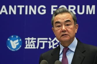 Chinas Außenminister Wang Yi: "Wir sind bereit für eine offene Kommunikation mit der US-Seite".