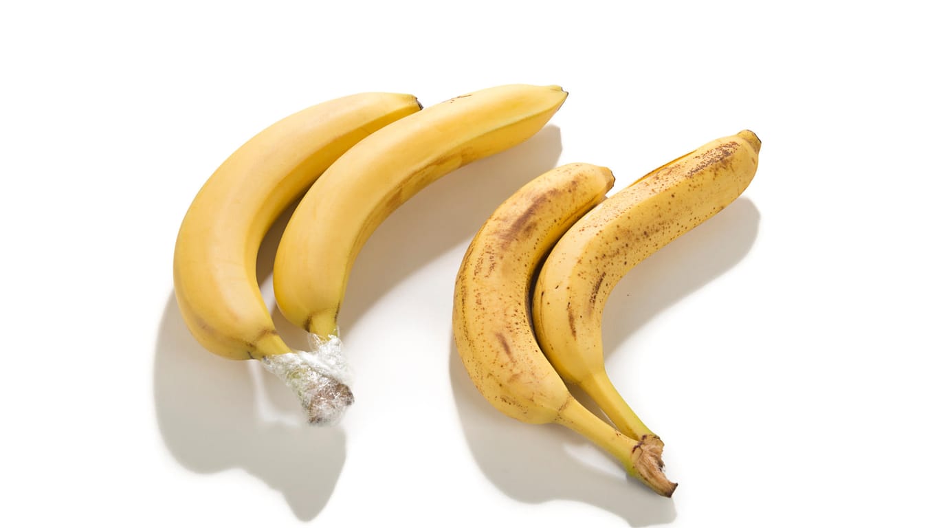 Banane: Die Folie um den Strunk gewickelt, soll den Reifeprozess verlangsamen.