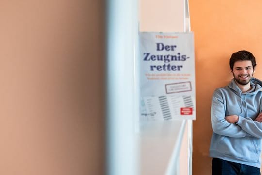 Schüler und Bestseller-Autor Tim Nießner aus Haan bei Düsseldorf hat systematisch die Strategien der besten Schüler Deutschlands erforscht.