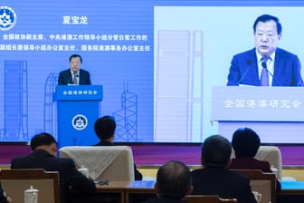 Xia Baolong leitet die Sonderverwaltungszonen Hongkong und Macau: Patriotisch zu sein, heiße, "die Volksrepublik China zu lieben".