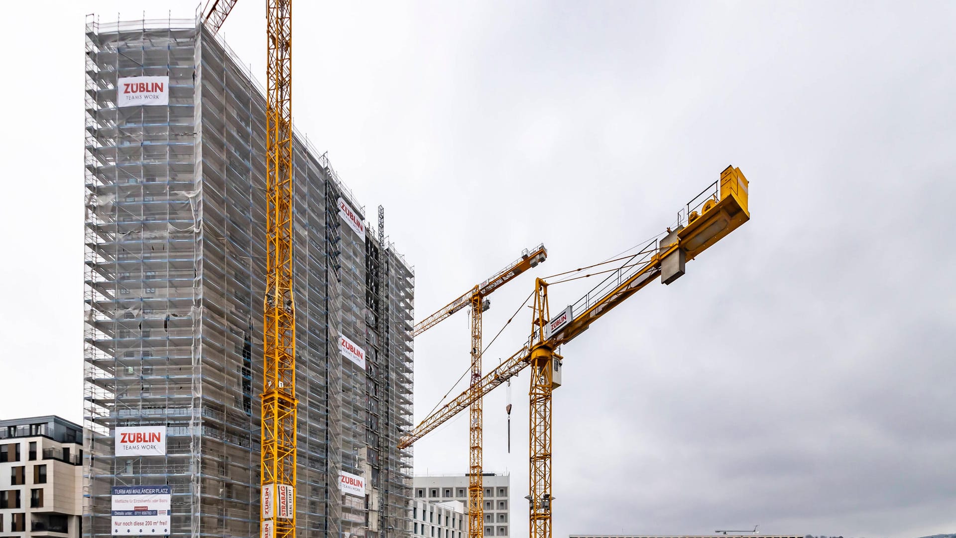 Baustelle in Stuttgart (Symbolbild): Immobilienaktien sind Anteile von Firmen, die Gebäude bauen, verwalten oder verkaufen.