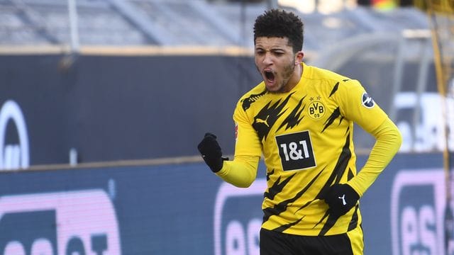 Dortmunds Jadon Sancho jubelt über ein Tor.