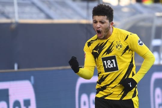 Dortmunds Jadon Sancho jubelt über ein Tor.