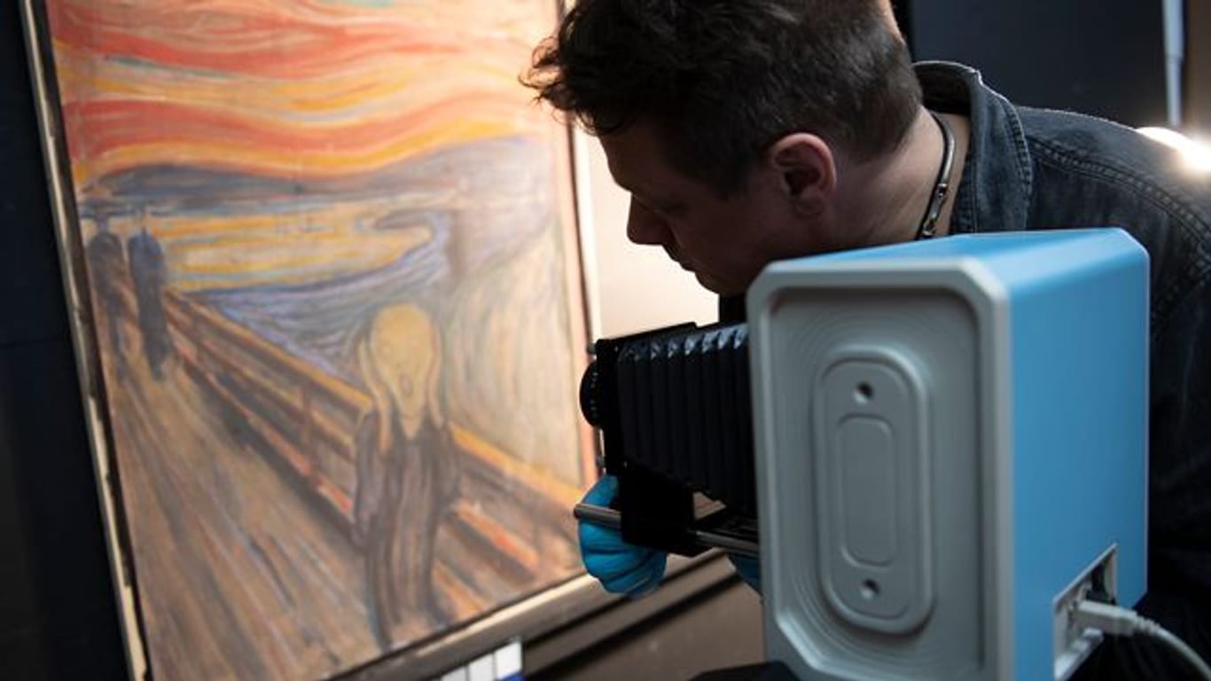 Mit der Infrarotkamera dem Geheimnis auf der Spur: Edvard Munchs "Der Schrei" wird durchleuchtet.