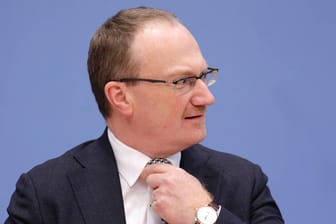 Lars Feld (Archivbild): Der Ökonom ist aktuell noch Vorsitzender des Sachverständigenrates zur Begutachtung der gesamtwirtschaftlichen Entwicklung.