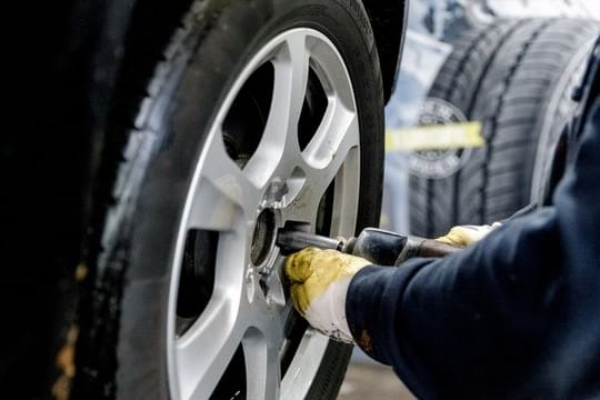 Sommerreifen im Test: Mit dem Frühjahr steht die Reifenwechselsaison ins Haus