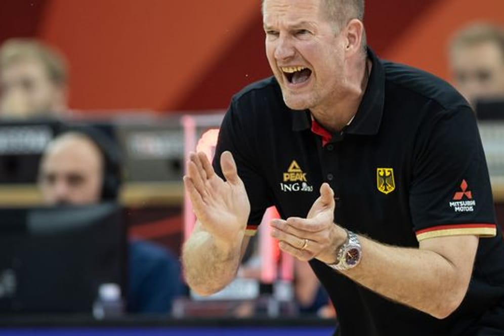 Basketball-Bundestrainer Henrik Rödl blickt schon auf Olympia.