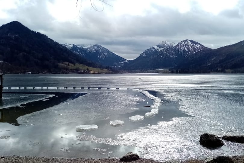 Der Schliersee: Bis zu 10.000 Besucher strömten für eine Corona-Auszeit an den See.