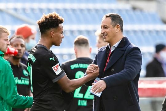 Rachid Azzouzi (r) geht nicht zum FC Schalke 04.