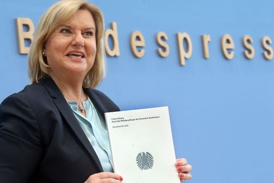 Eva Högl, Wehrbeauftragte des Bundestags, stellt vor der Bundespressekonferrenz ihren ersten Jahresbericht zur Lage der Bundeswehr vor.
