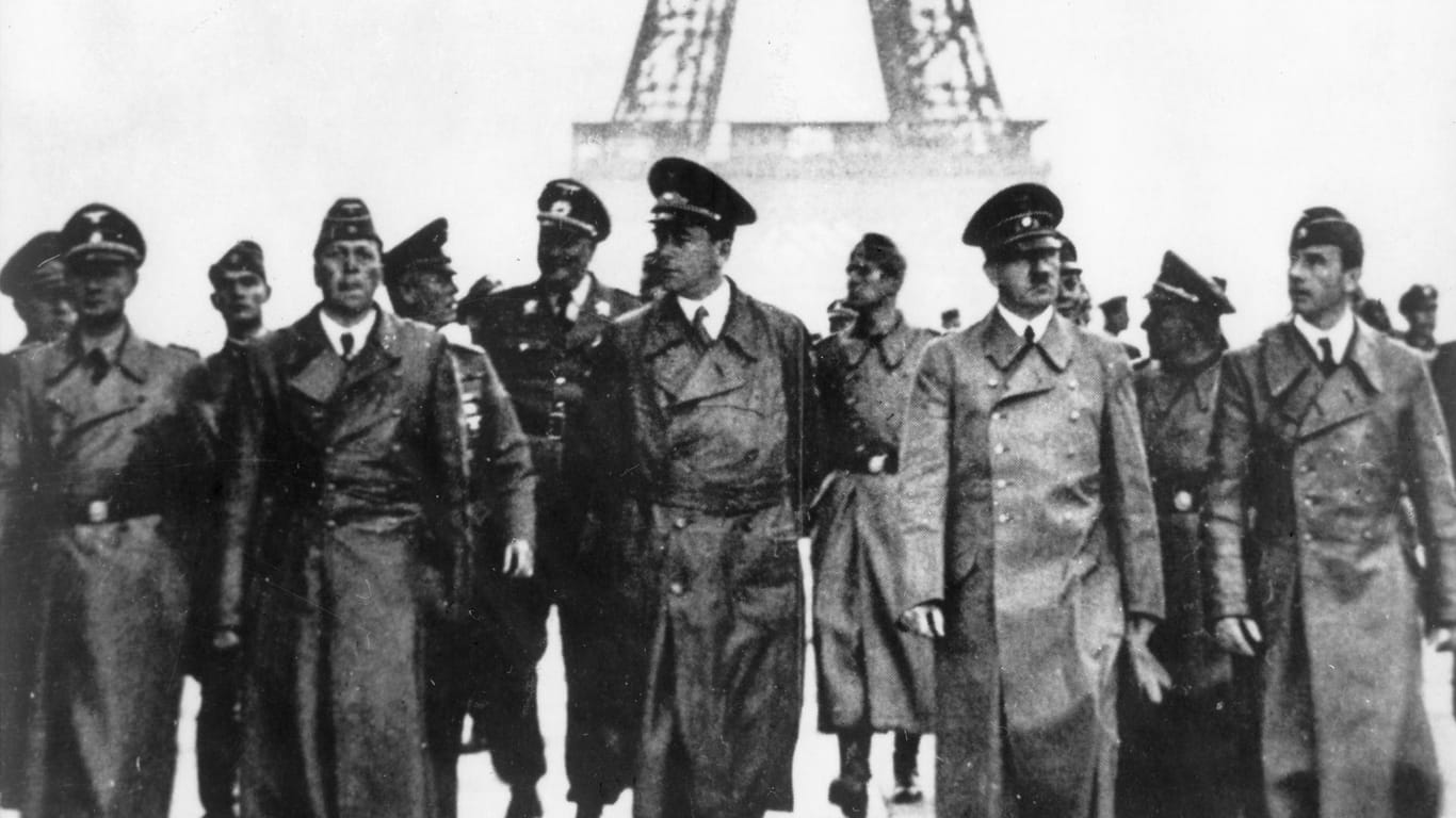 Hitler im besetzten Paris: Der Sieg über Frankreich ließ die Zustimmung für das NS-Regime steigen.