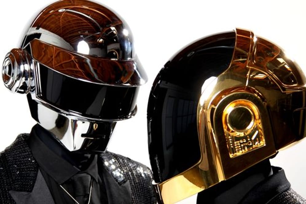 Thomas Bangalter (l) und Guy-Manuel de Homem-Christo vom Elektro-Duo Daft Punk 2013 in Los Angeles.
