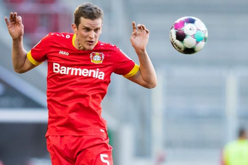 Fällt nach einer Meniskus-OP für Bayer Leverkusen länger aus: Sven Bender in Aktion.