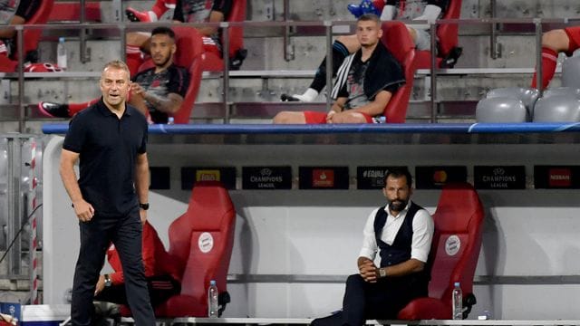 Will verhindern, dass von "außen keine weitere Infektionen in die Mannschaft kommen": Hasan Salihamidzic. Will verhindern, dass von "außen keine weitere Infektionen in die Mannschaft kommen": Hasan Salihamidzic.