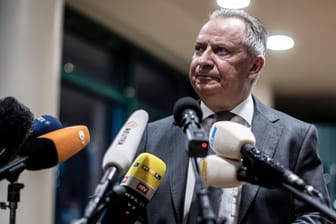 Landrat Stephan Pusch: Am 9. März 2020 vermeldet er Deutschlands ersten Corona-Todesfall im Ort Gangelt.