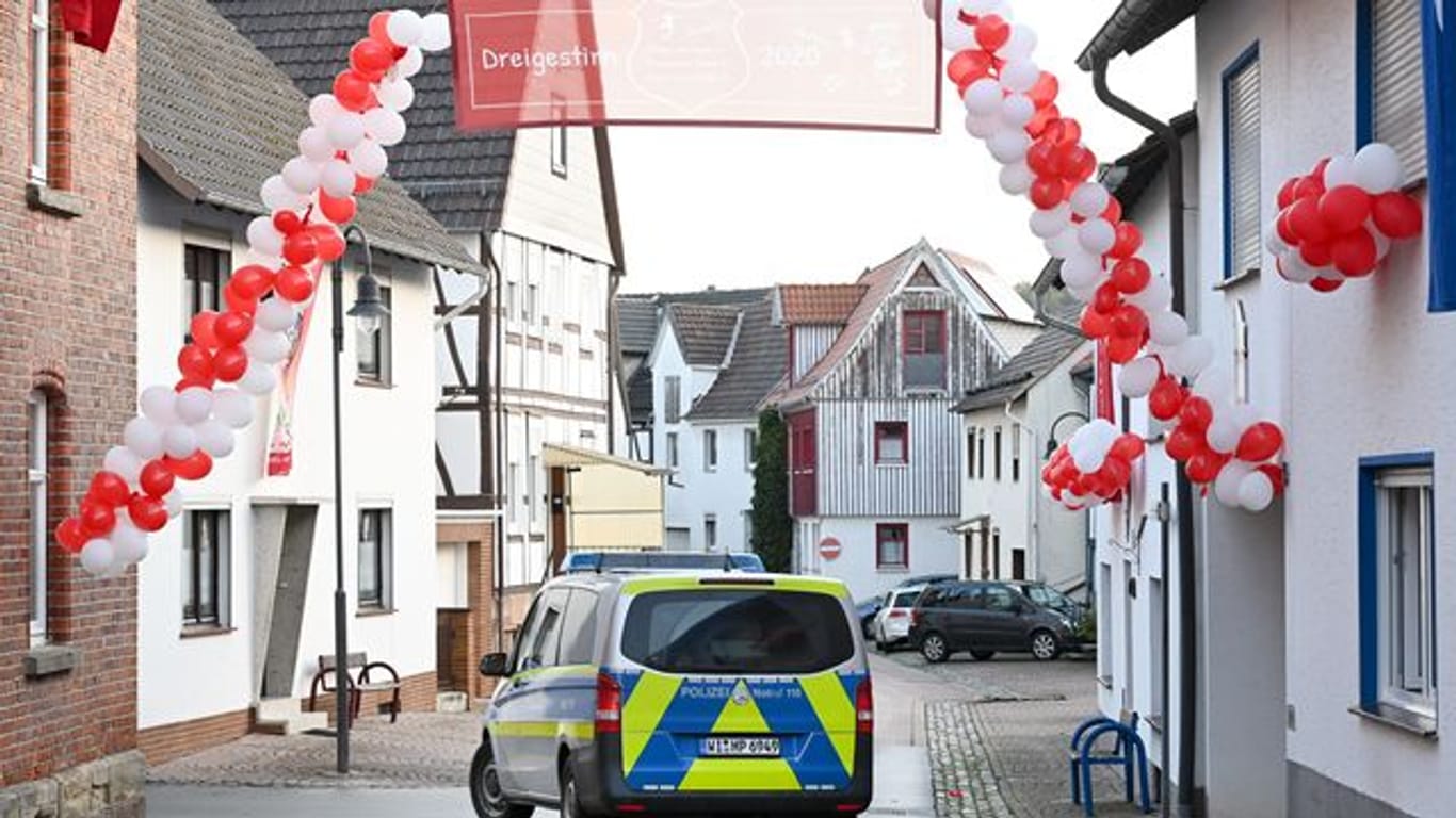 In der nordhessischen Kleinstadt war vor einem Jahr ein Auto in einen Karnevalsumzug gerast und hatte dabei zahlreiche Menschen verletzt.