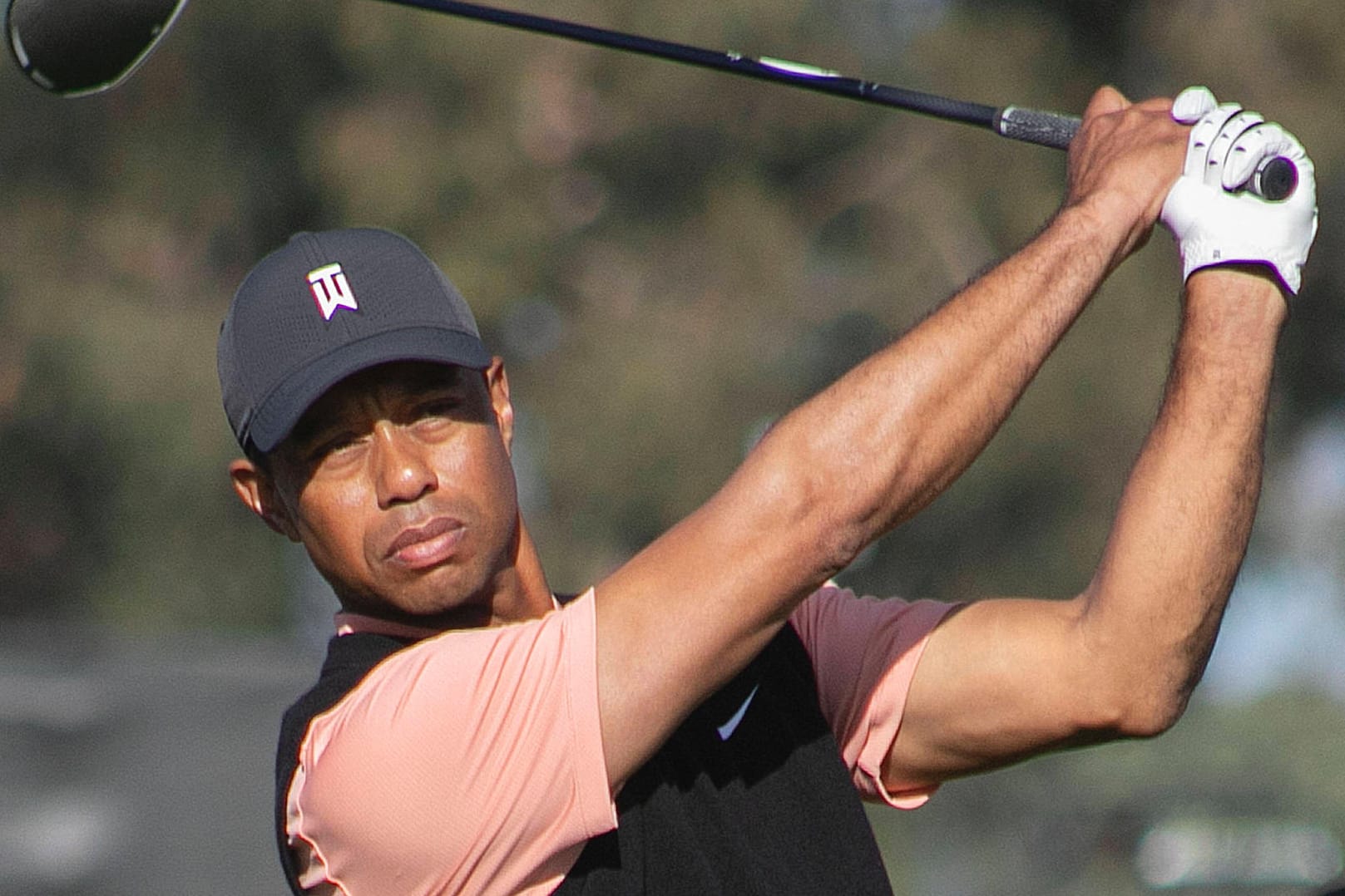 Tiger Woods: Der Golfstar wurde am Dienstag in einen Autounfall verwickelt.