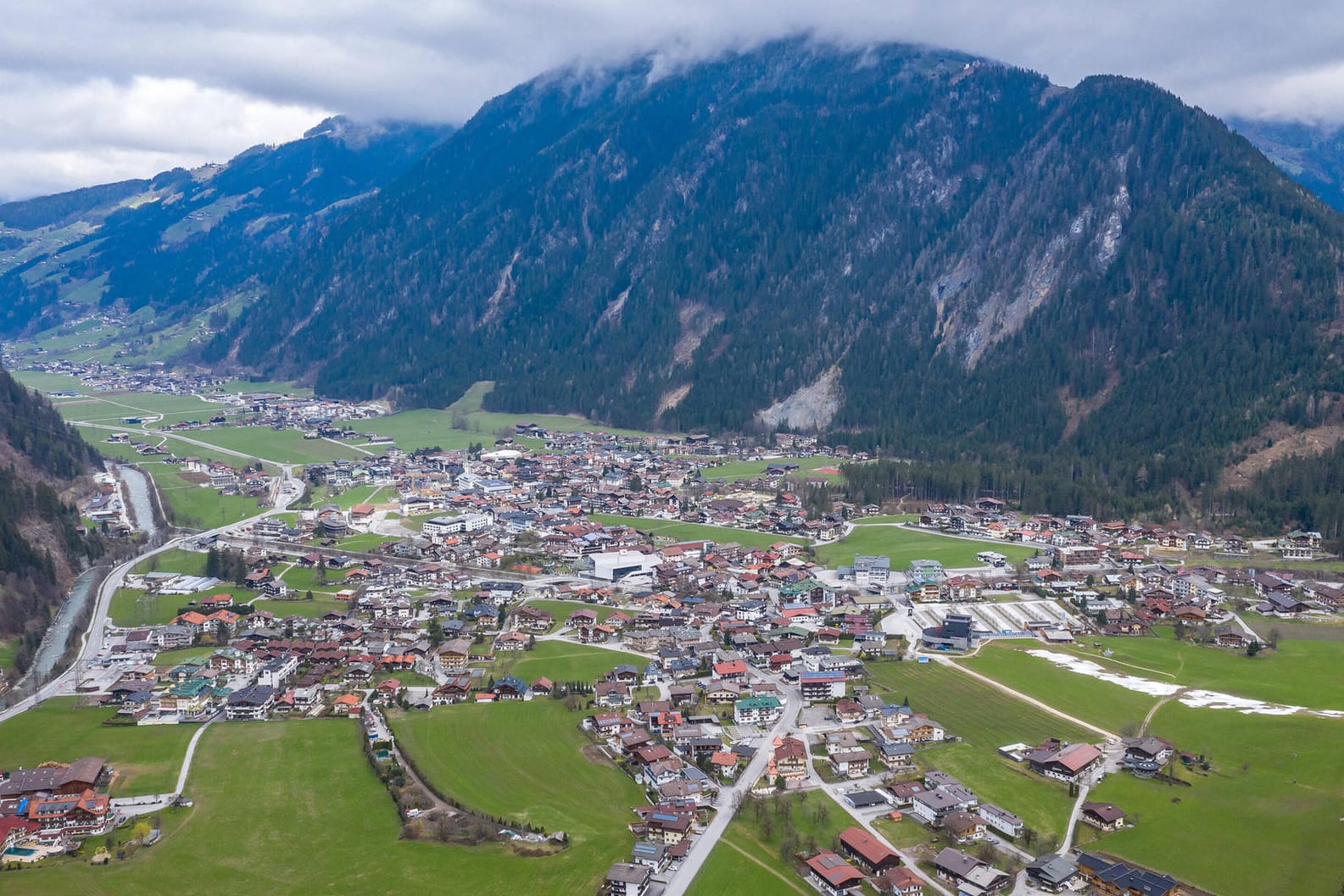 Mayrhofen: Raus darf nur, wer einen negativen Corona-Test vorweisen kann.