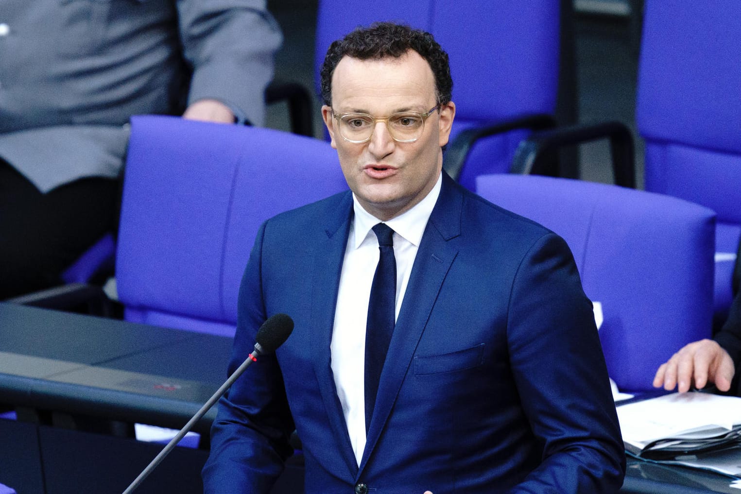 Gesundheitsminister Jens Spahn: Der CDU-Politiker stellt sich den Fragen der Abgeordneten im Bundestag.