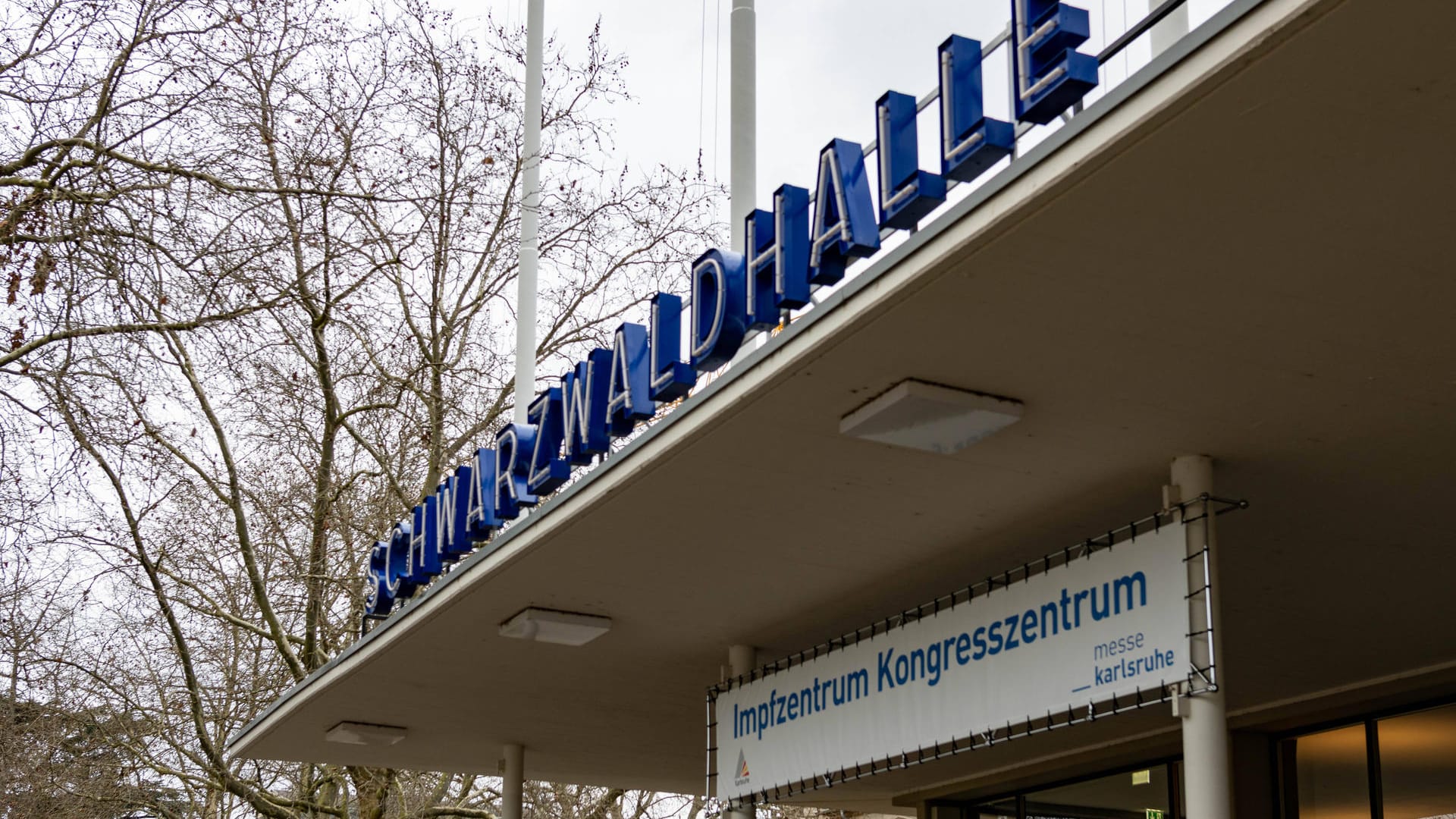 Kommunales Corona Impfzentrum Schwarzwaldhalle Karlsruhe: Hier sollen bald auch Impfungen mit dem Astrazeneca-Impfstoff stattfinden.