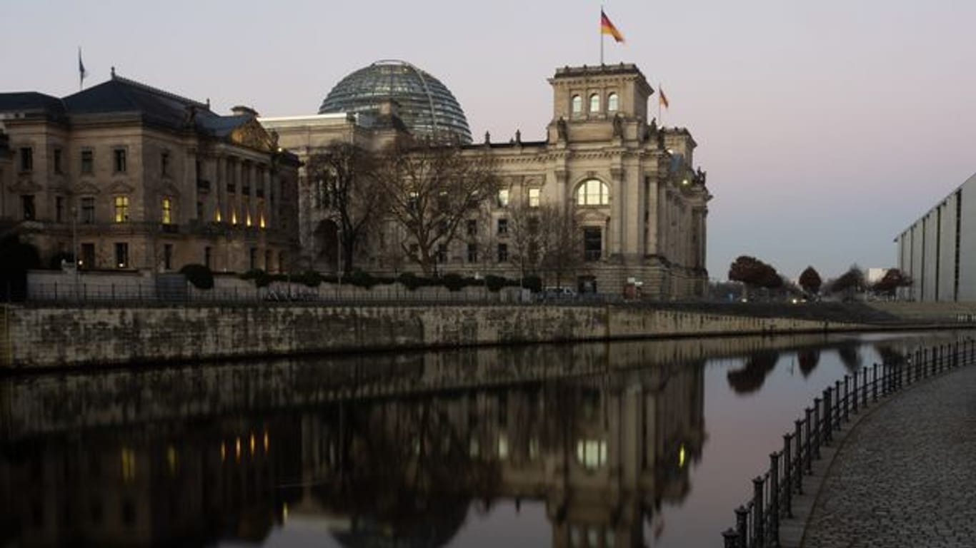Der Beschuldige soll Zugriff auf Dateien mit den Grundrissen der Liegenschaften des Bundestags gehabt haben.