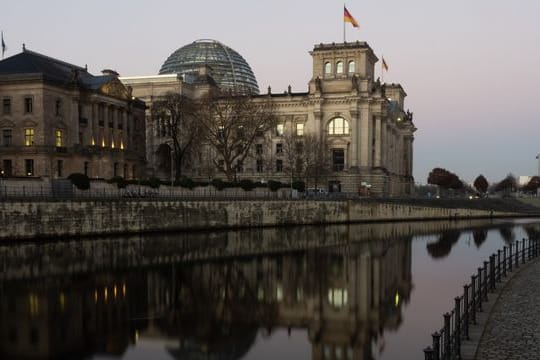 Der Beschuldige soll Zugriff auf Dateien mit den Grundrissen der Liegenschaften des Bundestags gehabt haben.