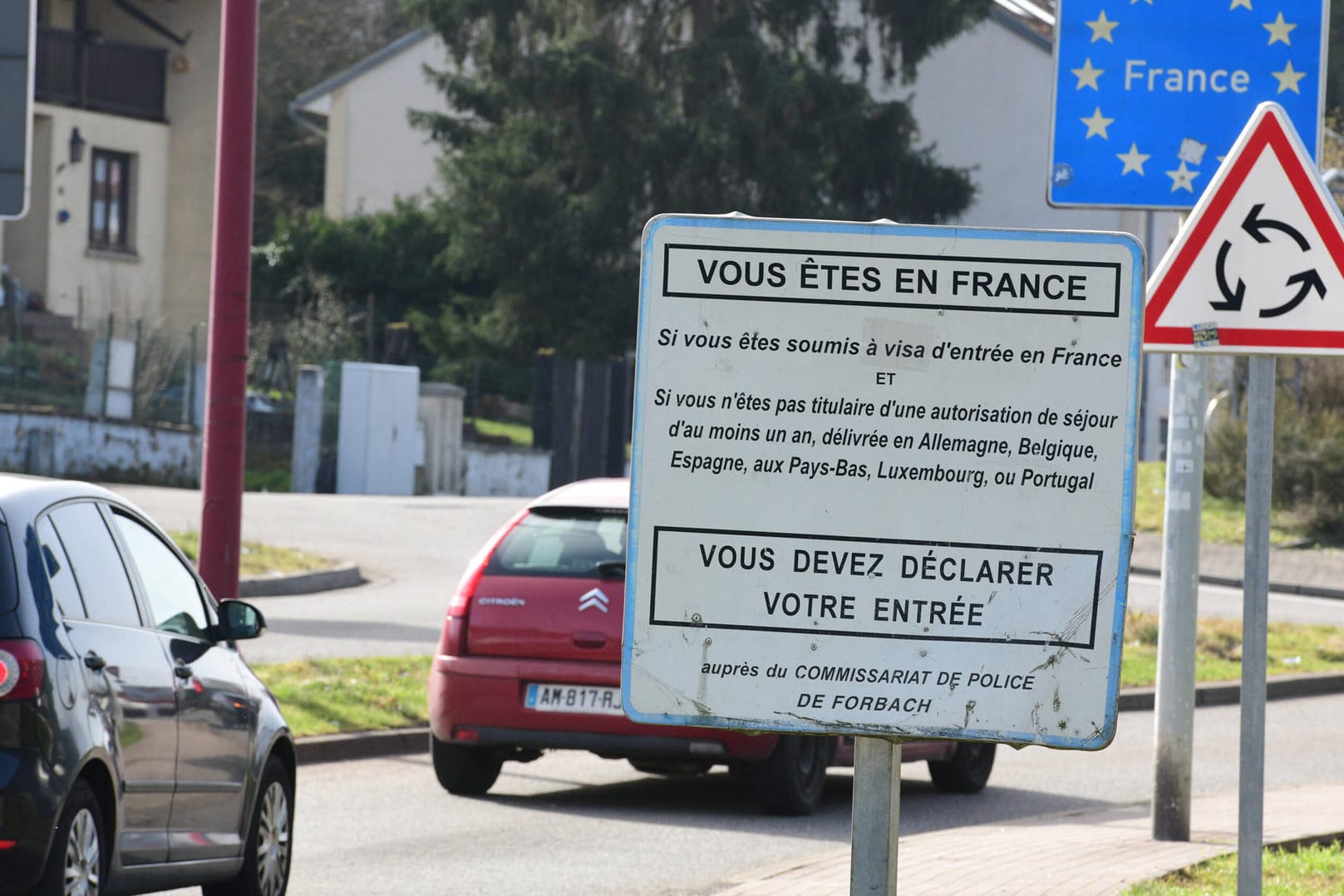 Die deutsch-französische Grenze an der Goldenen Bremm in Saarbrücken: Dort verbindet Frankreich mit Deutschland vor allem auch den binationalen LKW-Verkehr.