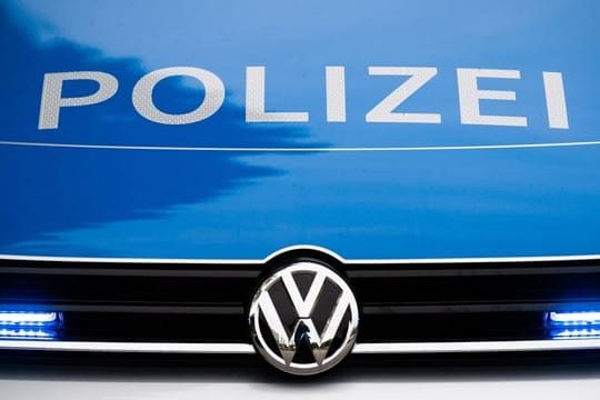 Die Polizei habe allein in Thüringen 27 Wohn- und Geschäftsräumen durchsucht.