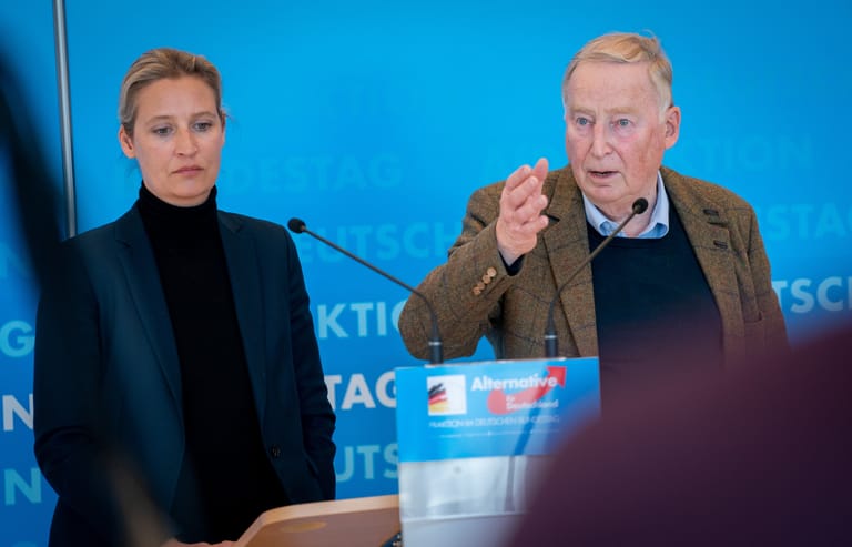 Alice Weidel und Alexander Gauland bei einer Pressekonferenz im Februar 2021: Die Fraktionsvorsitzenden wollen lieber auf dem Parteitag einen Spitzenkandidaten küren.