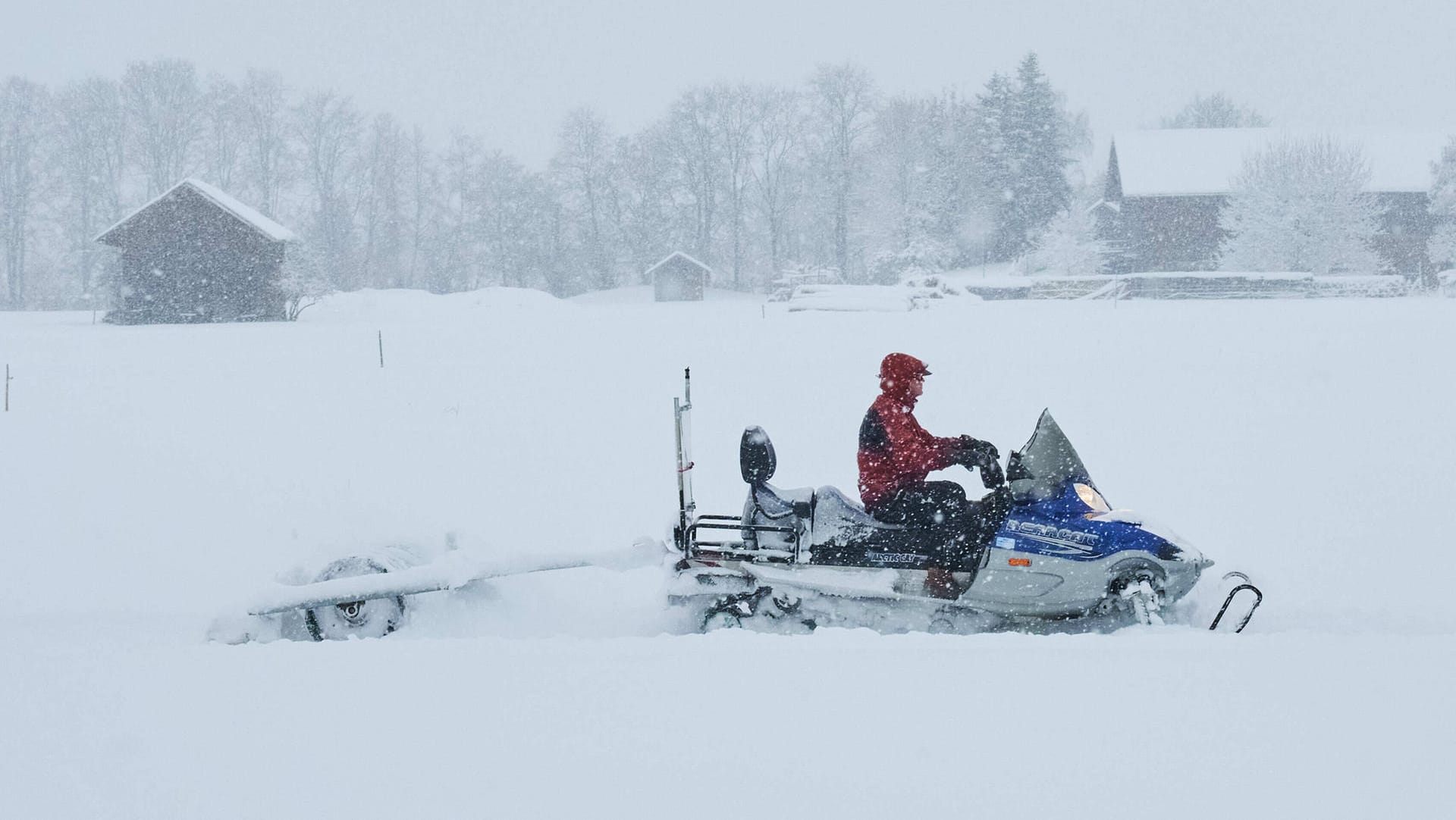 Schneemobil: Nach heftigem Schneefall änderte sich das Wetter rasant (Symbolbild).