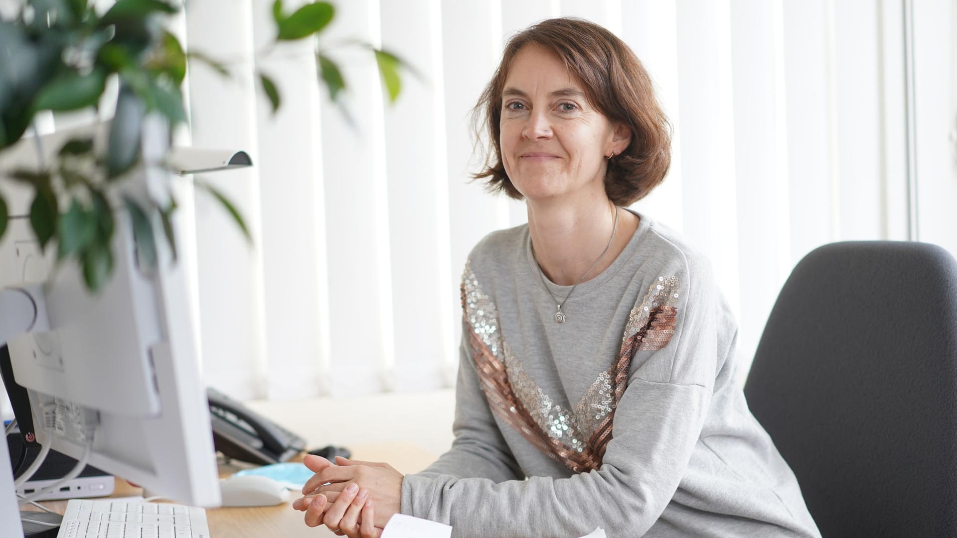 Birte Krutz an ihrem Arbeitsplatz: Sie leitet den Einsatzstabe des Gesundheitsamtes Neukölln.