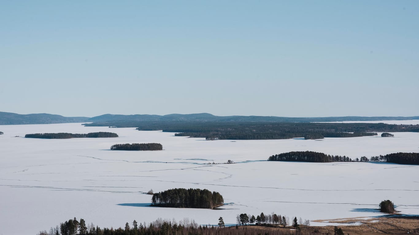 Zugefrorener See: In Schweden sind zwei Männer eingebrochen und ertrunken.