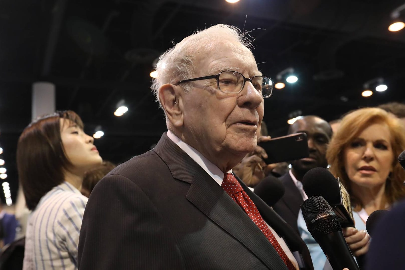 Warren Buffett: "Forbes" schätzte sein Privatvermögen zuletzt auf rund 92 Milliarden Dollar.