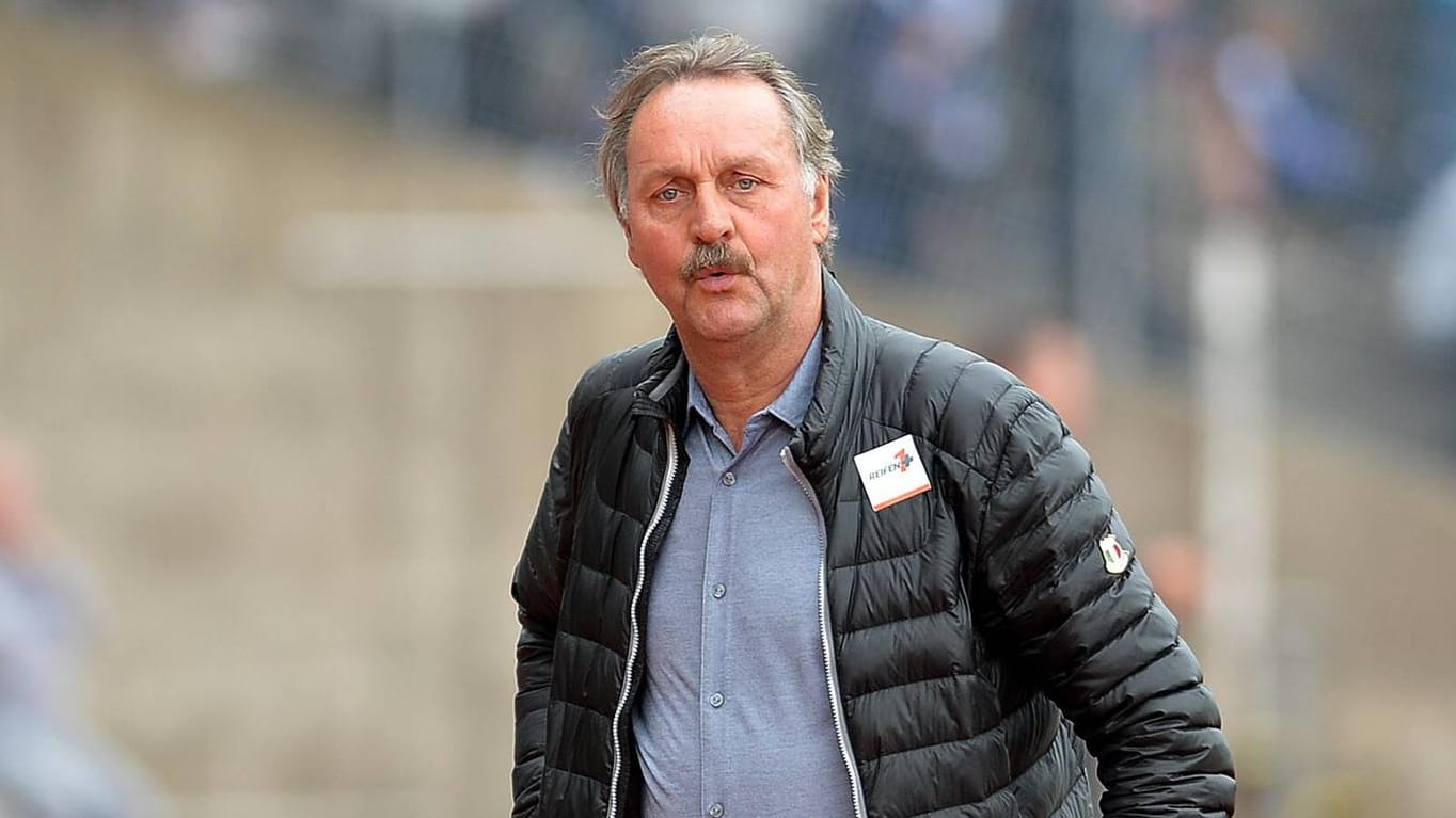 Peter Neururer: Die Trainerikone ist fassungslos über den Zustand von Schalke 04.