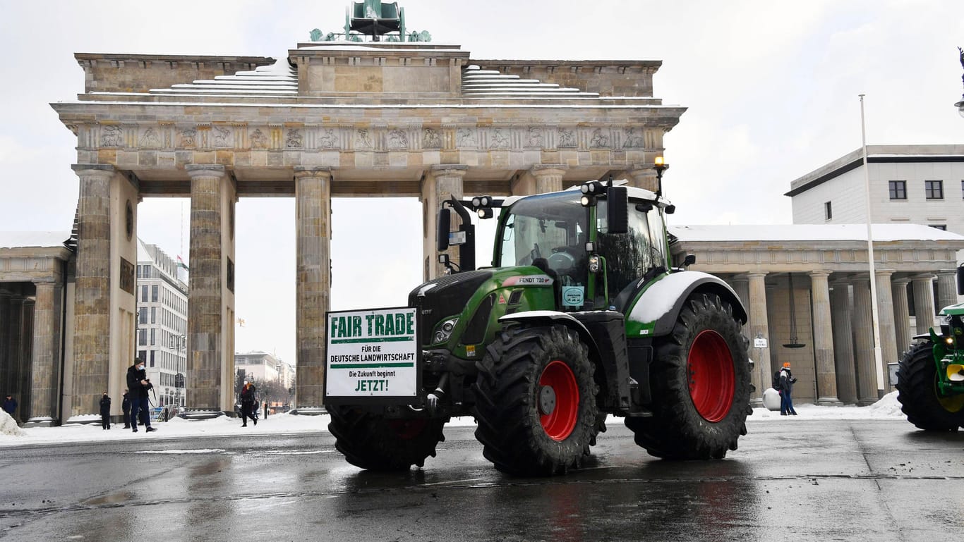 Traktor vor dem Brandenburger Tor: Bauern protestieren im Februar gegen die Agrarpolitik der Bundesregierung.