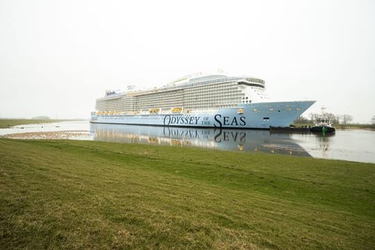 Die "Odyssey of the Seas" auf dem Weg Richtung Nordsee.