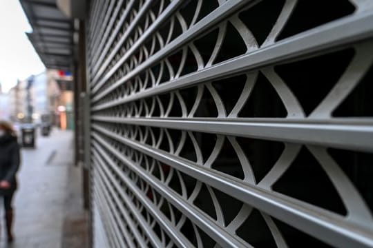 Ein geschlossenes Geschäft in Halle/Saale.