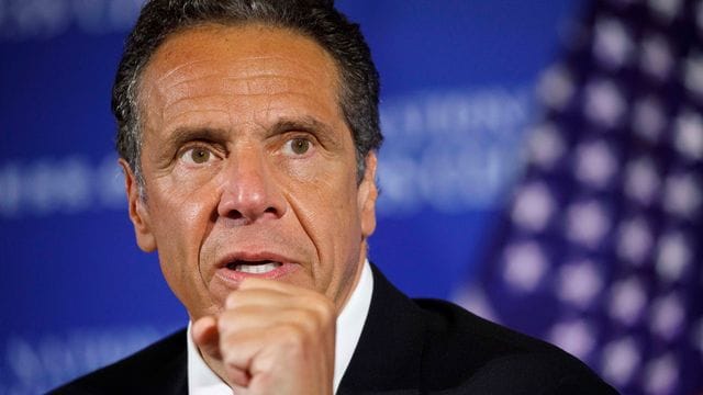 Zwei ehemalige Mitarbeiterinnen werfen New Yorks Gouverneur Andrew Cuomo sexuelle Belästigung vor.