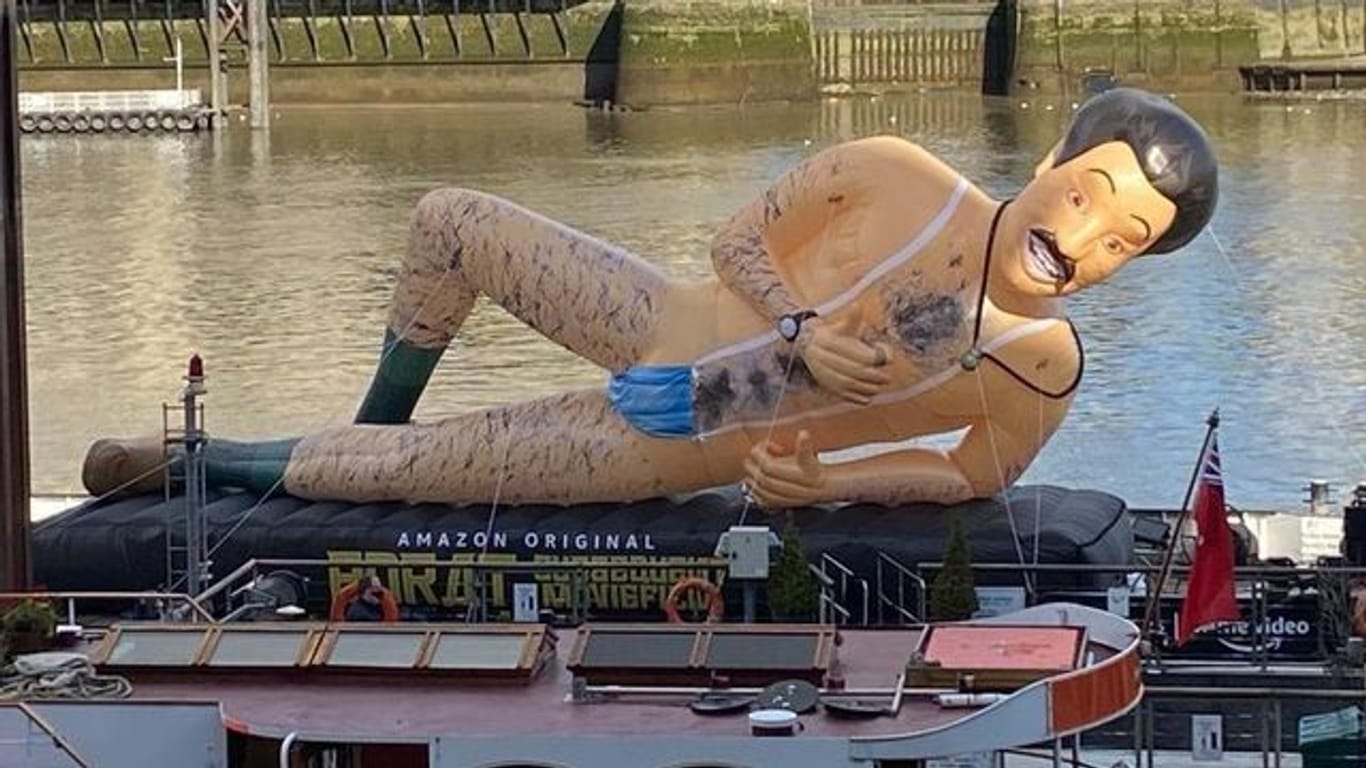 Überlebensgroß: Werbung für "Borat 2" auf der Themse.