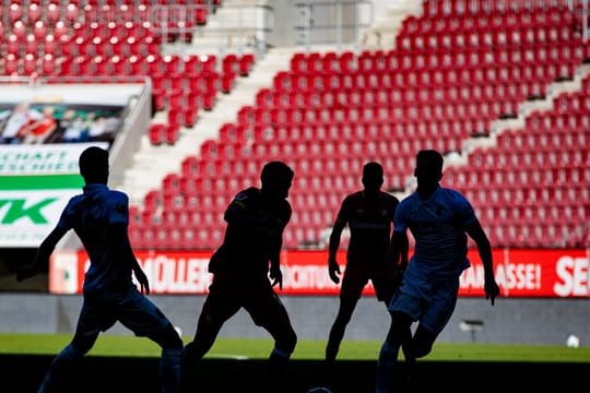Seit Ende Oktober letzten Jahres finden die Bundesliga-Partien vor leeren Rängen statt.
